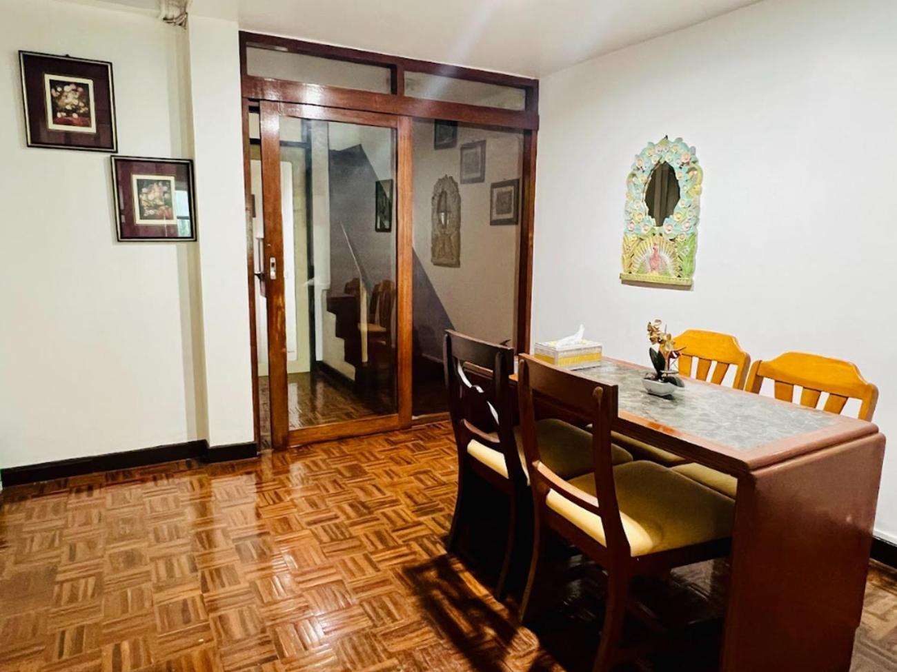 Ree House@Soi Cowboy-Asoke Bts-Mrt Hotel กรุงเทพมหานคร ภายนอก รูปภาพ