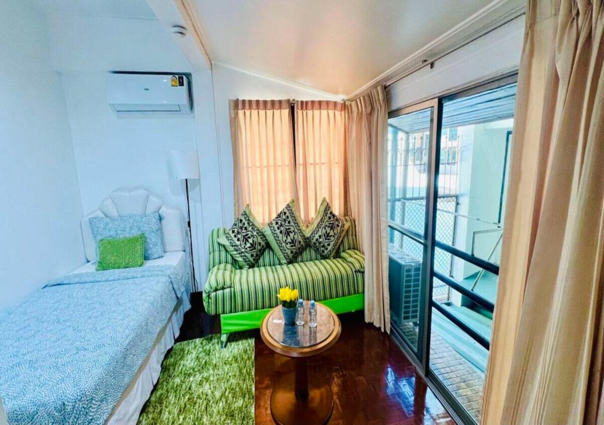 Ree House@Soi Cowboy-Asoke Bts-Mrt Hotel กรุงเทพมหานคร ภายนอก รูปภาพ