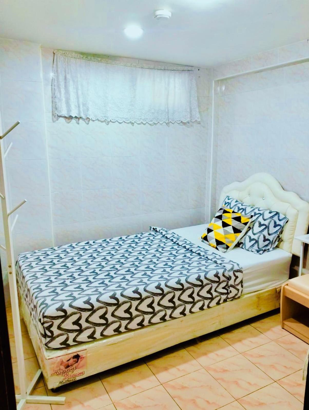 Ree House@Soi Cowboy-Asoke Bts-Mrt Hotel กรุงเทพมหานคร ภายนอก รูปภาพ